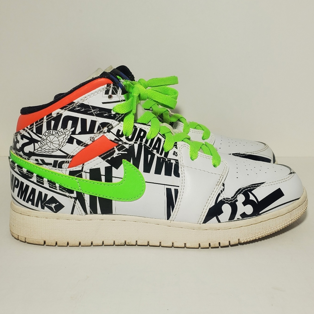 Nike Air Jordan 1 Mid GS All Over Logos 554725-143 White/Blk Youth 7 / Wmn's 8.5